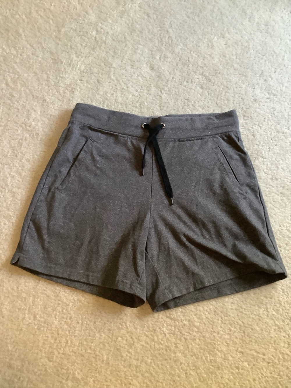 Earth Yoga Organic Cotton Blend Grey Athletic Shorts Size LG Pockets